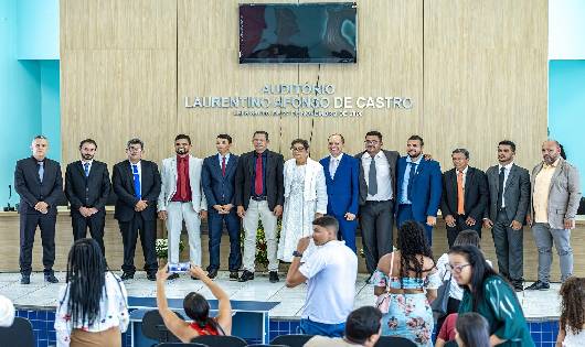 Vereador Luan do Povo e demais eleitos(as) tomam posse em Carinhanha