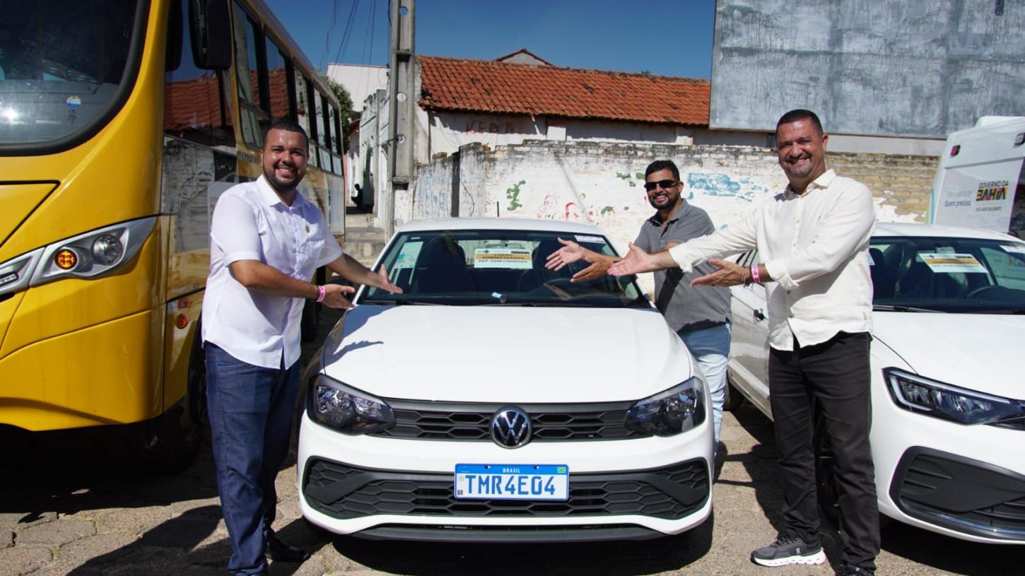 Vereadores Luan do Povo e Ricardinho dos Teclados conseguem veículo para a Saúde de Carinhanha