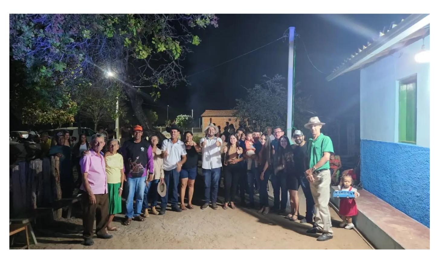 Após décadas no escuro, moradores do Araçá/Cheira Cabelo celebram a chegada da energia elétrica